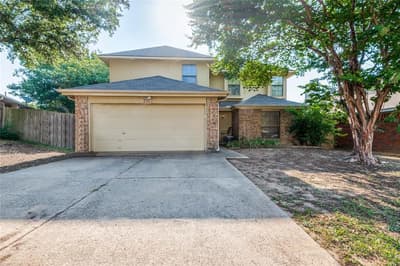 2103 Foley Drive, Arlington TX 76013 - Photo 2