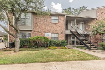 2728 Copper Creek Drive # 107, Arlington TX 76006 - Photo 2