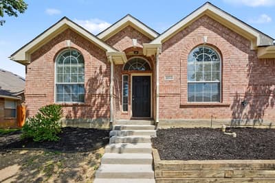 2033 Piedmont Drive, Lewisville TX 75067 - Photo 2