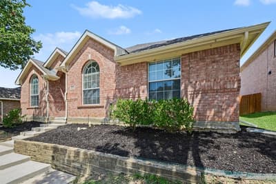 2033 Piedmont Drive, Lewisville TX 75067 - Photo 4