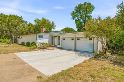 1005 Spanish Trail Drive, Granbury TX 76048 - Photo 2