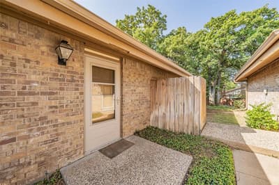 23 Park Lane, Bedford TX 76021 - Photo 5