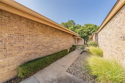 23 Park Lane, Bedford TX 76021 - Photo 4