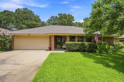 3509 Tomlinson Court, Arlington TX 76017 - Photo 2