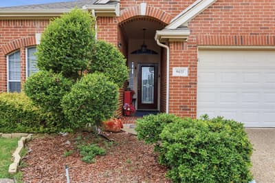 9427 Ponderosa Trail, Irving TX 75063 - Photo 3
