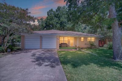 307 Estates Drive, Woodway TX 76712 - Photo 2
