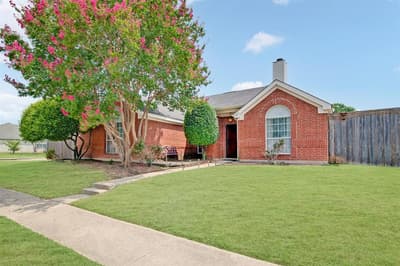 1926 Oak Bend Lane, Garland TX 75040 - Photo 2