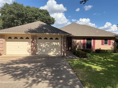 804 S PARIS Street, Ennis TX 75119 - Photo 2