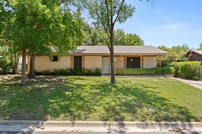 303 E 20th Avenue, Belton TX 76513 - Photo 2