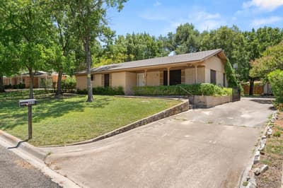 303 E 20th Avenue, Belton TX 76513 - Photo 3