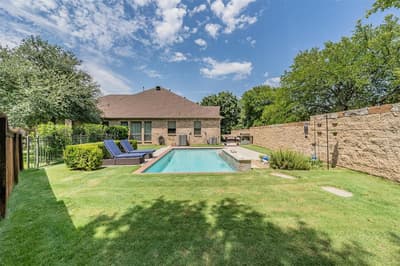 8541 Thorne Drive, Lantana TX 76226 - Photo 2