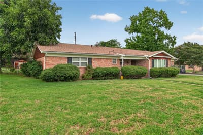 1605 Weathered Street, Irving TX 75062 - Photo 3
