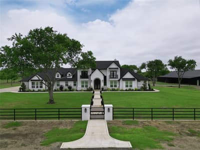 200 Corral Road, Godley TX 76044 - Photo 2