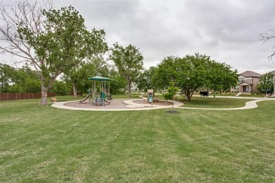 5569 Willamette Drive, Fort Worth TX 76119 - Photo 3