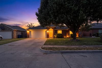 1017 Aaron Drive, Burleson TX 76028