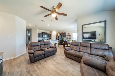8028 Muddy Creek Drive, Fort Worth TX 76131 - Photo 4