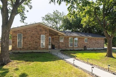239 S Pine Street, Muenster TX 76252 - Photo 2
