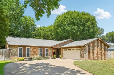 8612 Edgebrook Terrace, Benbrook TX 76116 - Photo 2