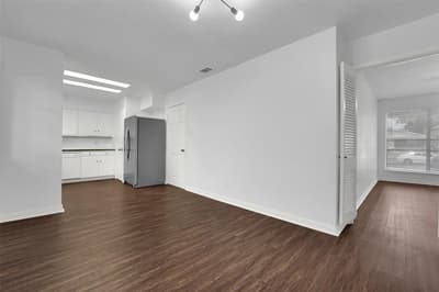 510 Pleasant Valley Road, Garland TX 75040 - Photo 4