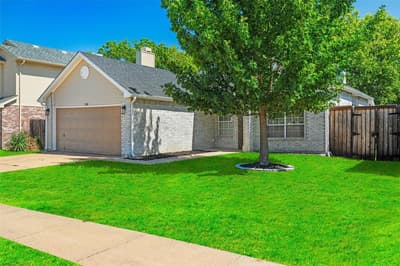2401 Bennington Drive, Arlington TX 76018 - Photo 2