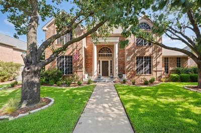 2311 Creekside Circle N, Irving TX 75063