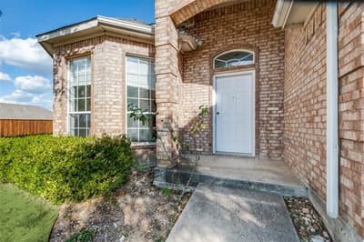4500 Saddlebrook Drive, Carrollton TX 75010 - Photo 2