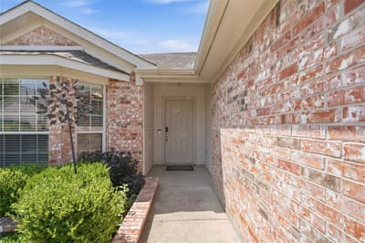 8404 Bowspirit Lane, Fort Worth TX 76053 - Photo 2