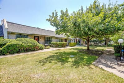 13845 Leinsper Green Street, Dallas TX 75240 - Photo 3