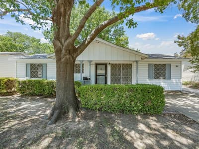 3323 William Brewster Drive, Irving TX 75062 - Photo 2