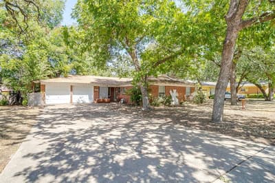 7205 Robinhood Lane, Fort Worth TX 76112 - Photo 3