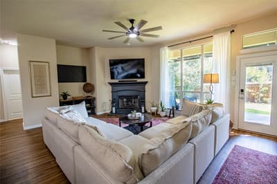 8407 Pecan Creek Drive, Arlington TX 76001 - Photo 5
