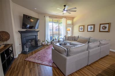 8407 Pecan Creek Drive, Arlington TX 76001 - Photo 4