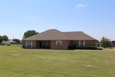 166 Meadowview Circle, Van Alstyne TX 75495 - Photo 2