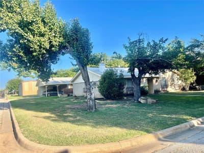 2110 SE 25th Avenue, Mineral Wells TX 76067 - Photo 2