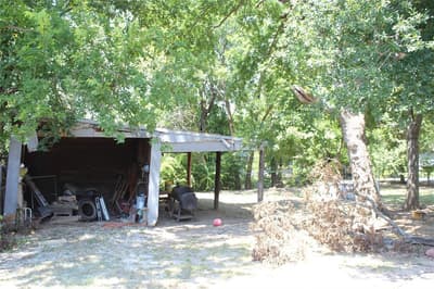 310 S Santa Fe Street, Wolfe City TX 75496 - Photo 4