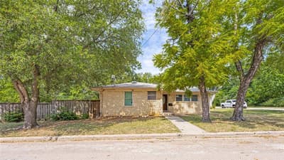1600 W Hull Street, Denison TX 75020