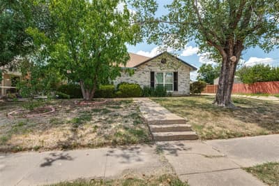 3006 Oak Ridge Place, Grand Prairie TX 75052 - Photo 2