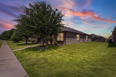 1612 Ambercrest Drive, Lancaster TX 75146 - Photo 3