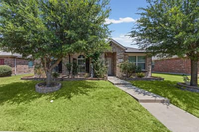 1612 Ambercrest Drive, Lancaster TX 75146