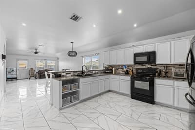 1612 Ambercrest Drive, Lancaster TX 75146 - Photo 5