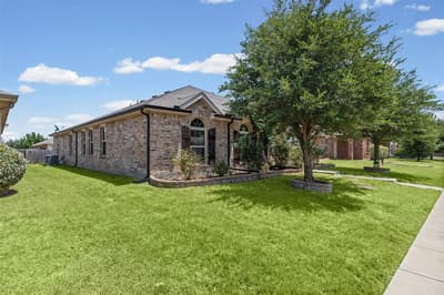 1612 Ambercrest Drive, Lancaster TX 75146 - Photo 4