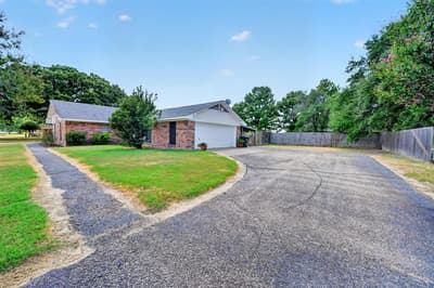720 S Houston Street, Edgewood TX 75117 - Photo 2