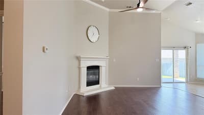 7901 Roswell Court, Arlington TX 76002 - Photo 4