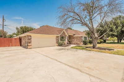 8429 Stephanie Drive, North Richland Hills TX 76182 - Photo 2