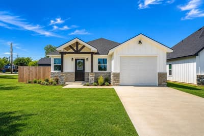 203 E South, Itasca TX 76055