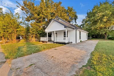 323 W Cherry Street, Sherman TX 75090 - Photo 2