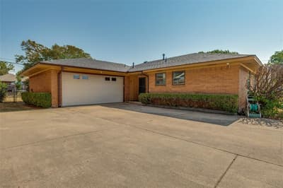303 Merribrook Trail, Duncanville TX 75116 - Photo 2