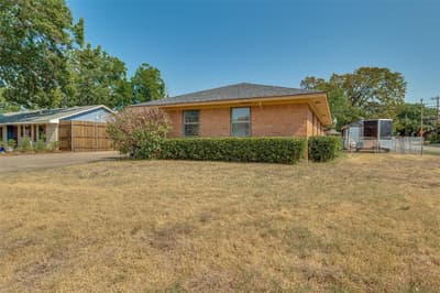 303 Merribrook Trail, Duncanville TX 75116 - Photo 3