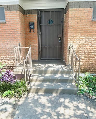 1355 Glen Garden Drive, Fort Worth TX 76104