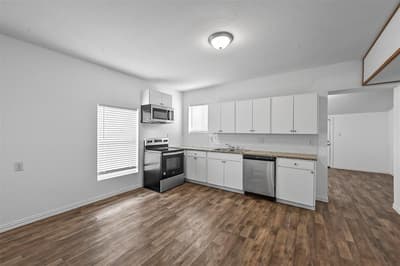 708 W Day Street, Denison TX 75020 - Photo 2